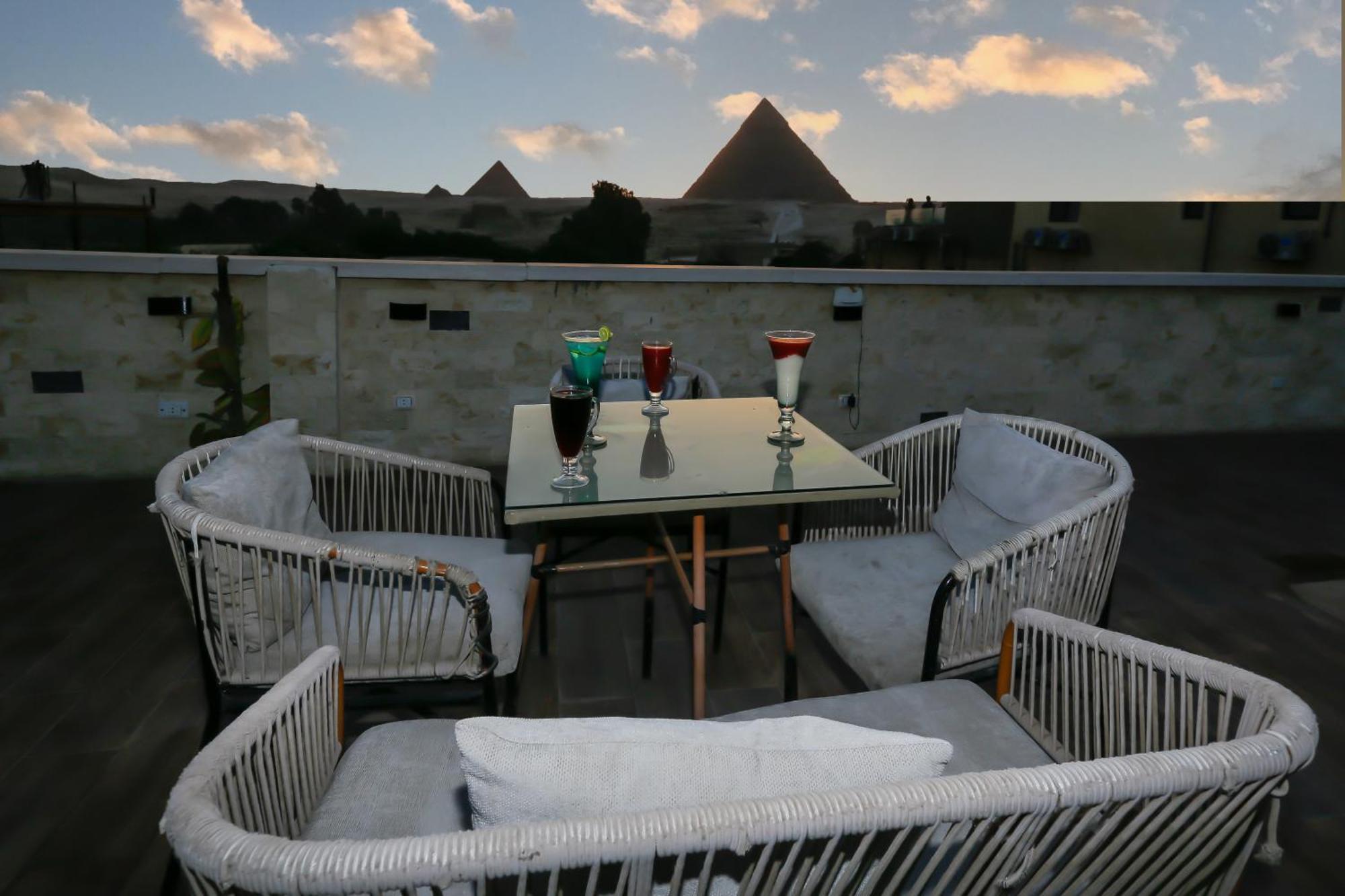 Pyramids Glory Inn Kafret el-Gabal Exteriör bild