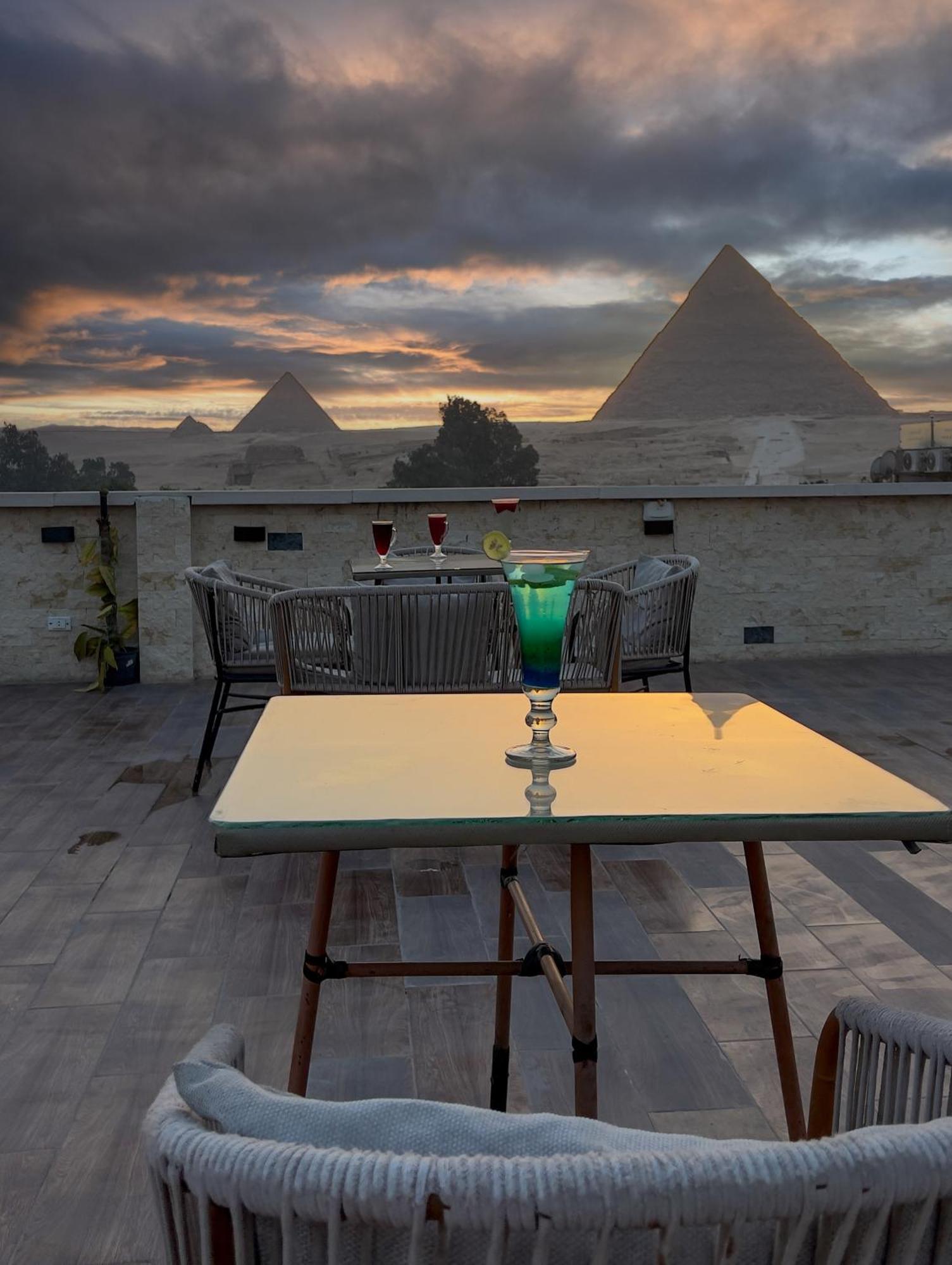 Pyramids Glory Inn Kafret el-Gabal Exteriör bild